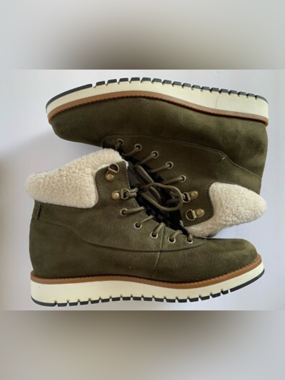 Women’s White Mountain Cozy Lace-Up Ankle Boots